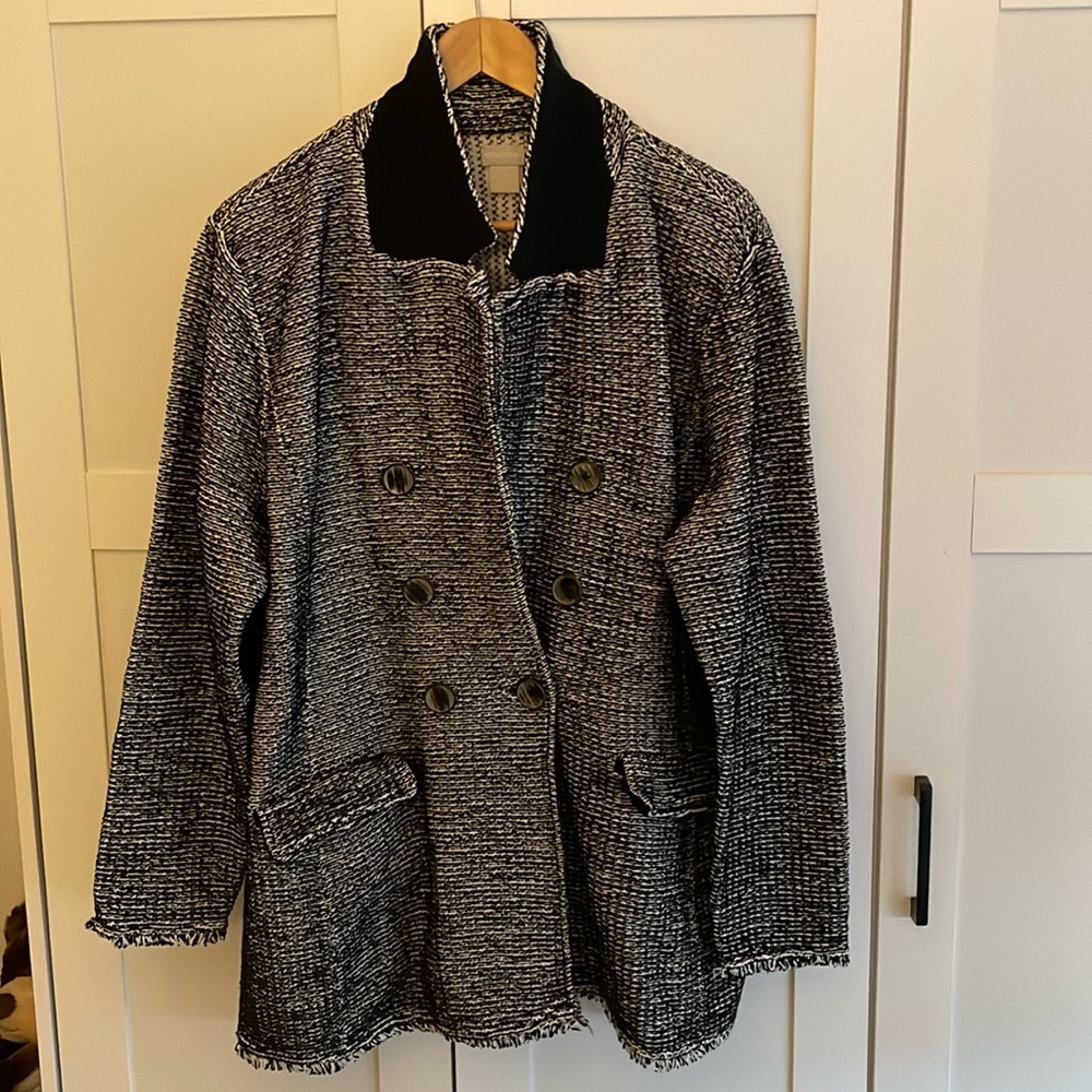 Chico’s black and white blazer